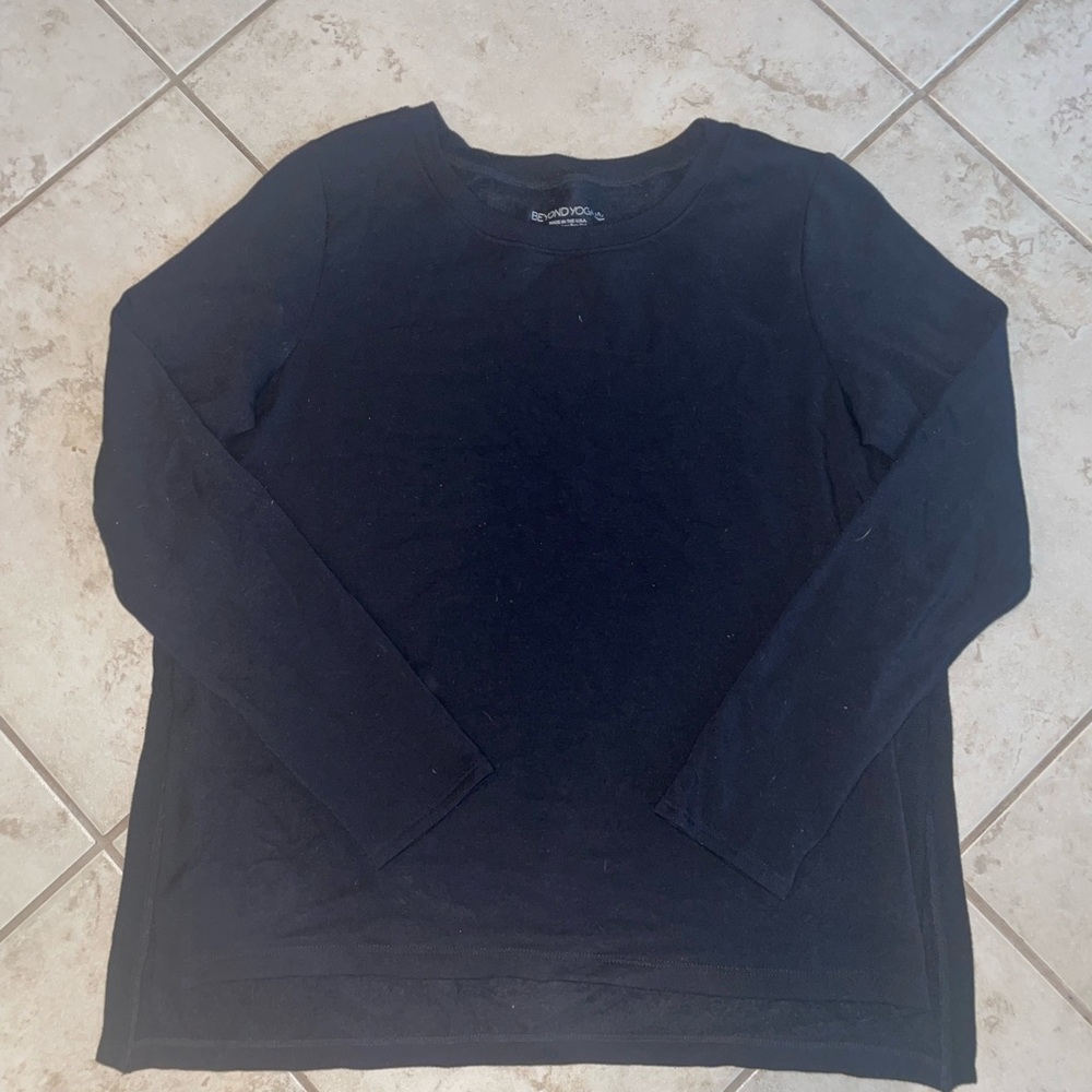Beyond Yoga Fleece Sweatshirt in Medium.